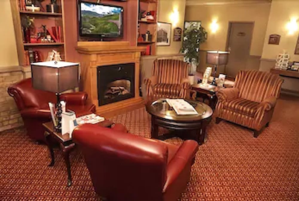 Mcintosh Country Inn & Conference Centre 47/69