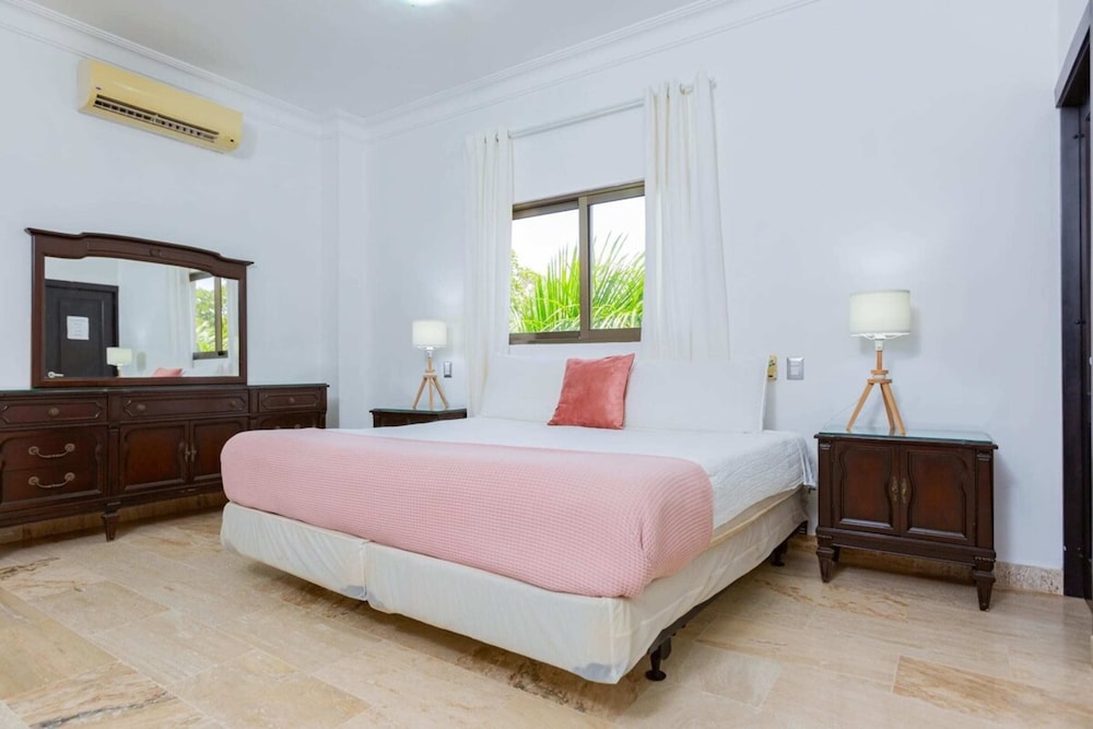 Grand Laguna Beach Properties by Calisto Stays 11/50