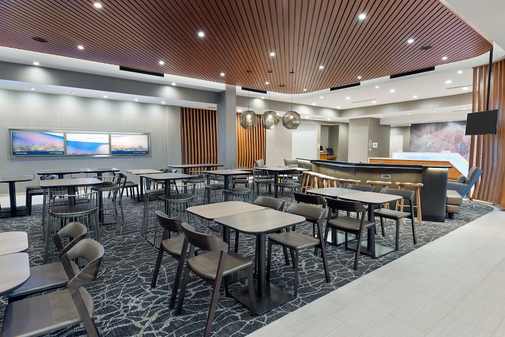 SpringHill Suites by Marriott Lakeland 37/51