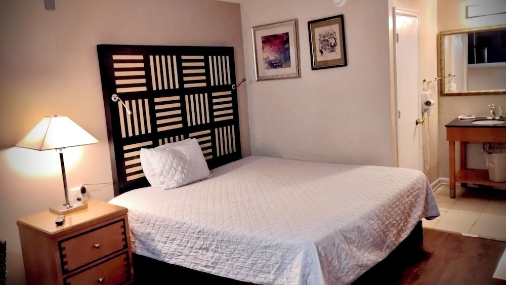 Motel M Lewisburg 32/42