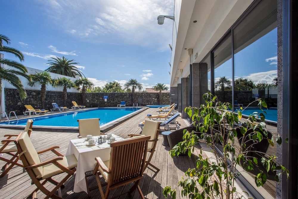 Antillia Hotel 7/127