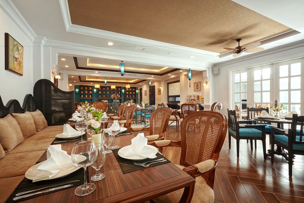 Manoir Des Arts Hotel 64/73