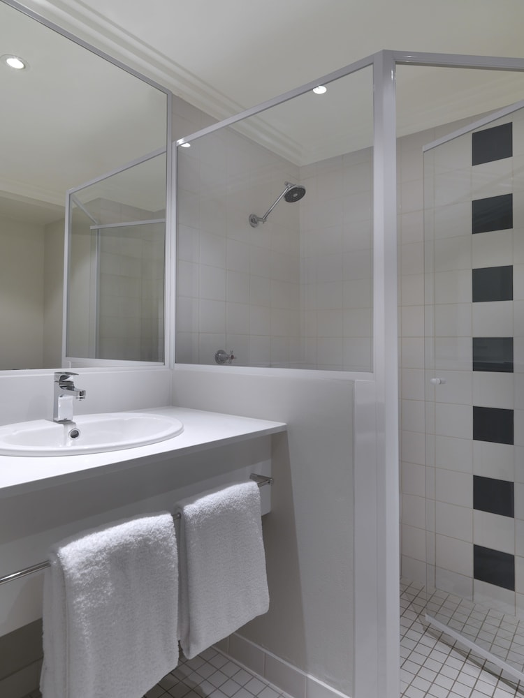 Mercure Sydney Blacktown 41/72