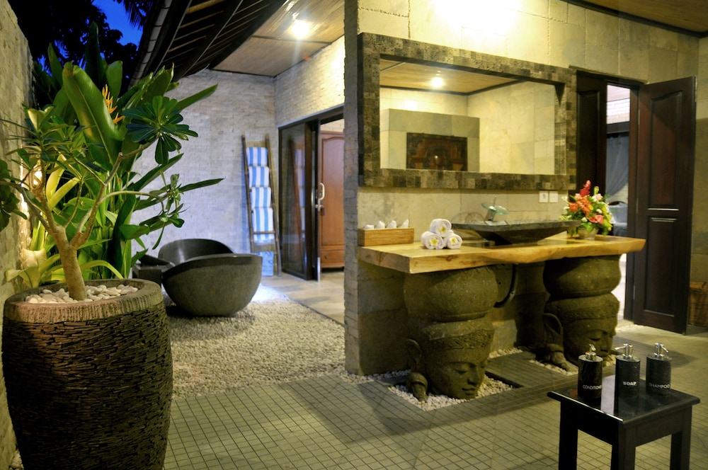 Hidden Paradise Cottages 46/49