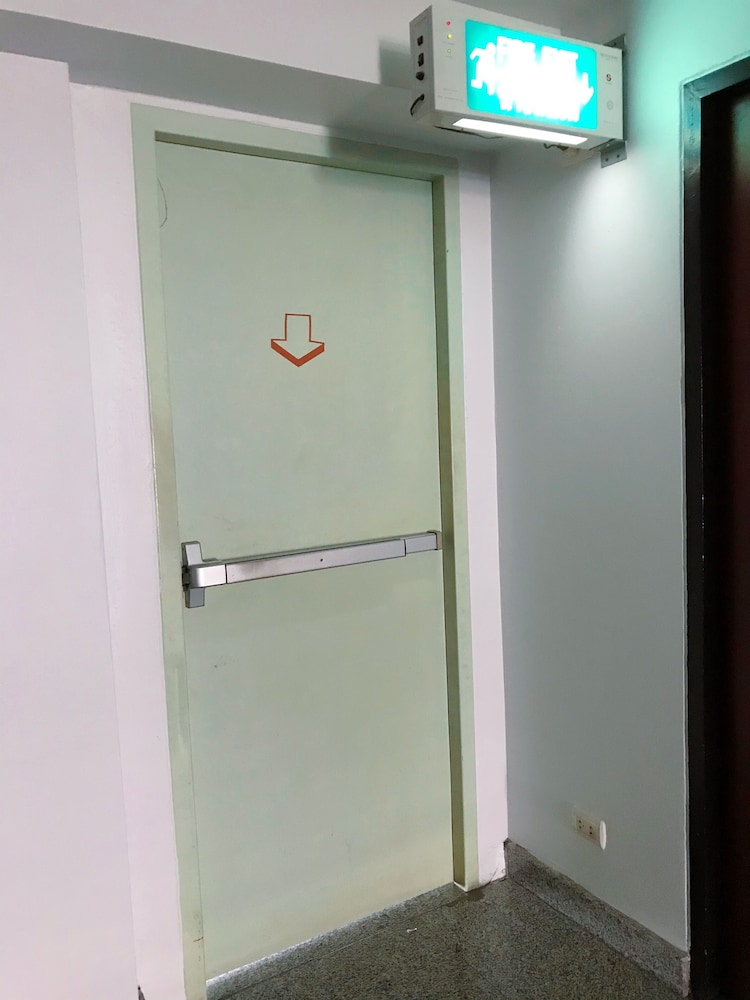 Maneerote Hotel Surin 32/46