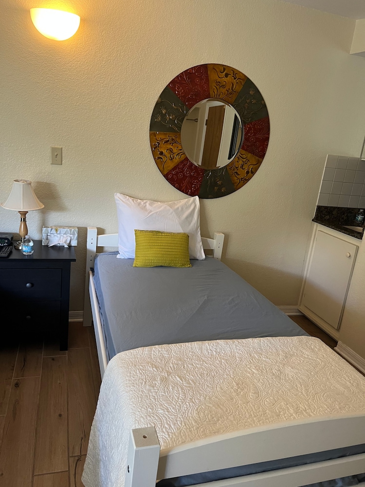 MarBay Suites 12/50