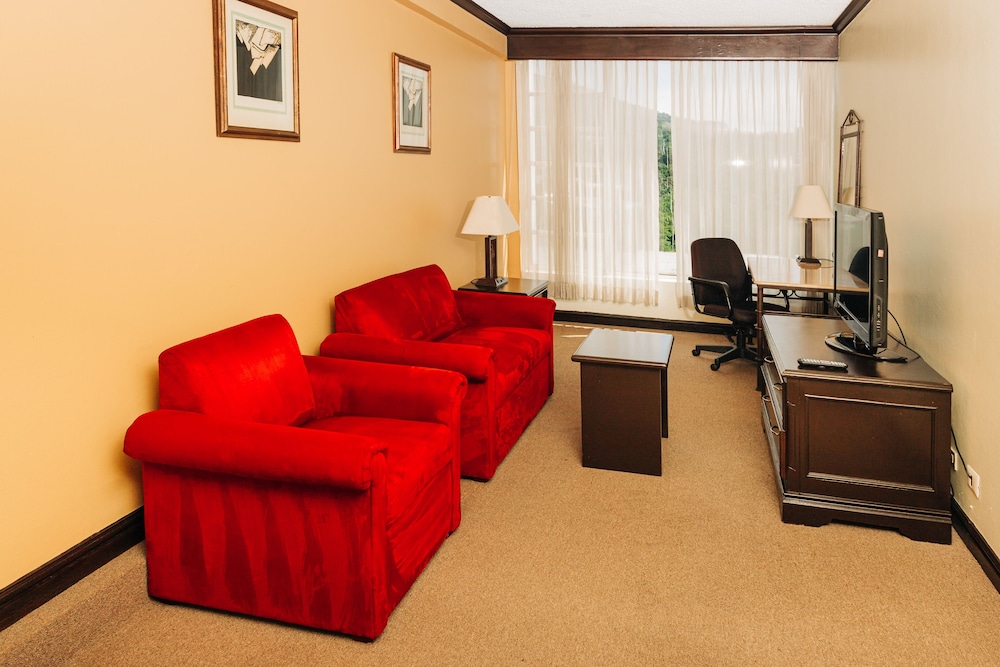 Hotel Plaza Suites 24/50