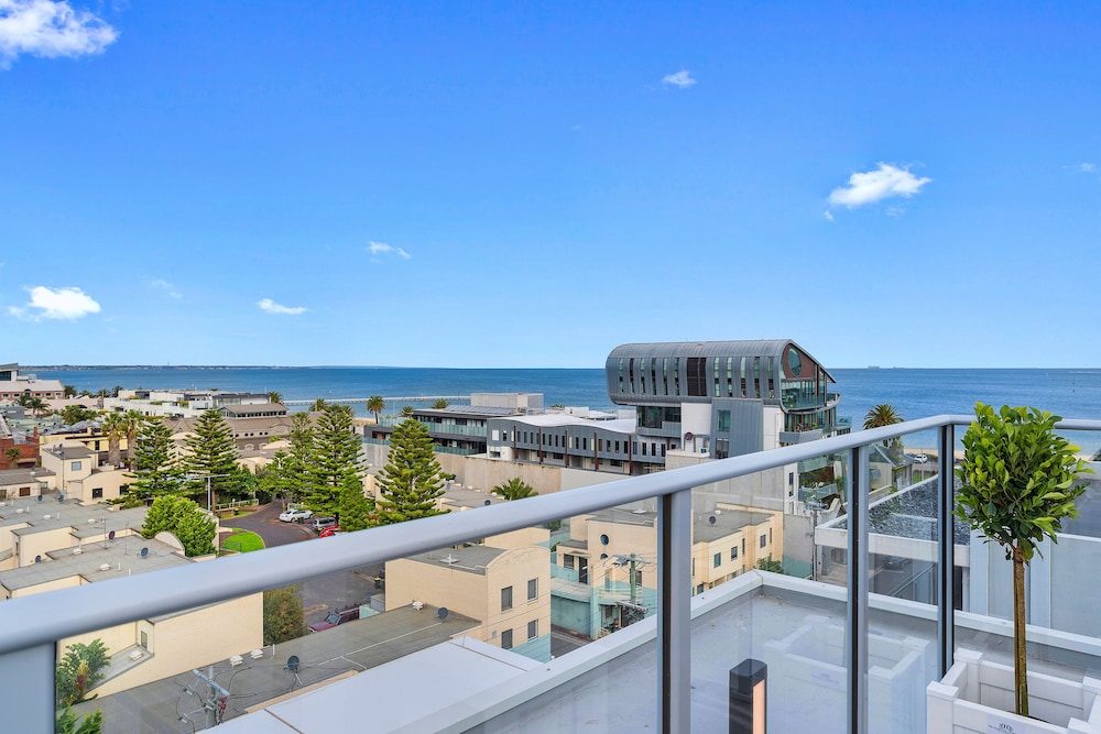 The Hamptons Apartments - Corporate Keys photo1