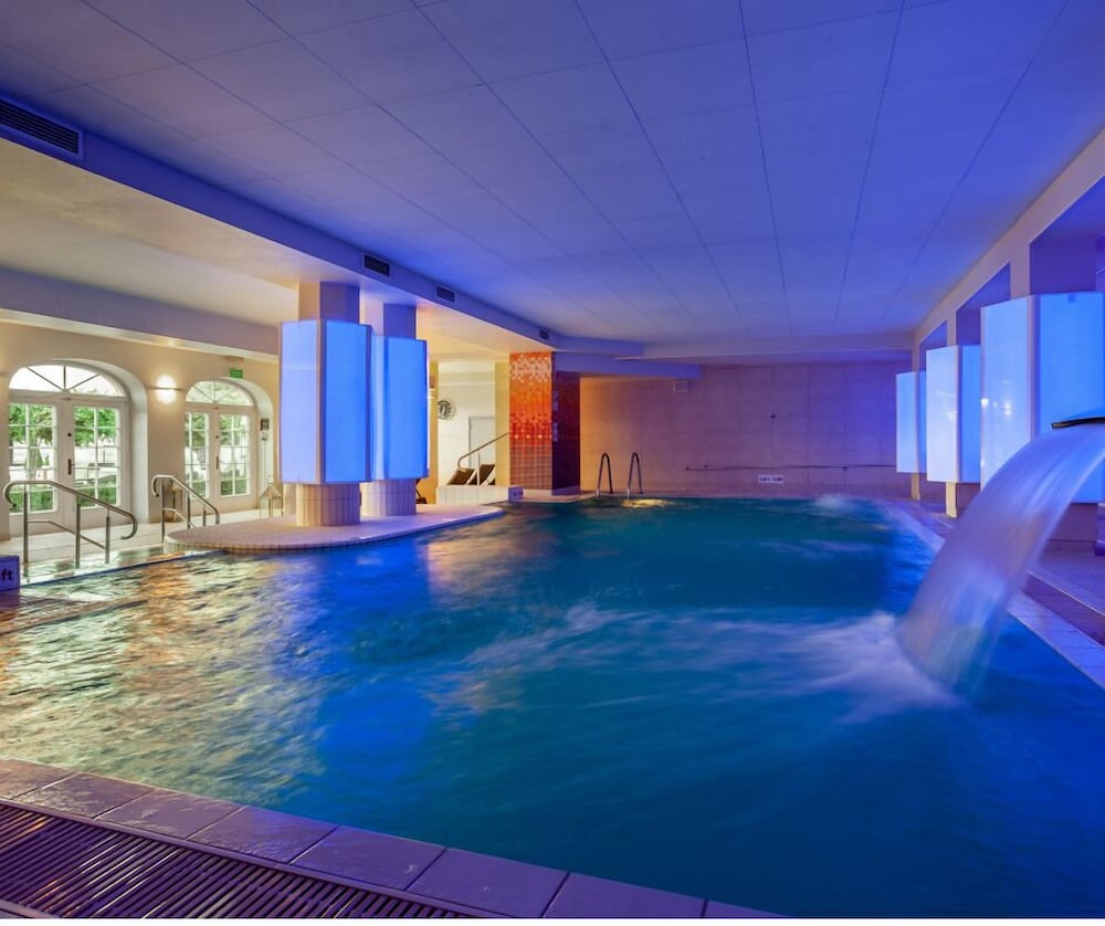 swimming pool spa