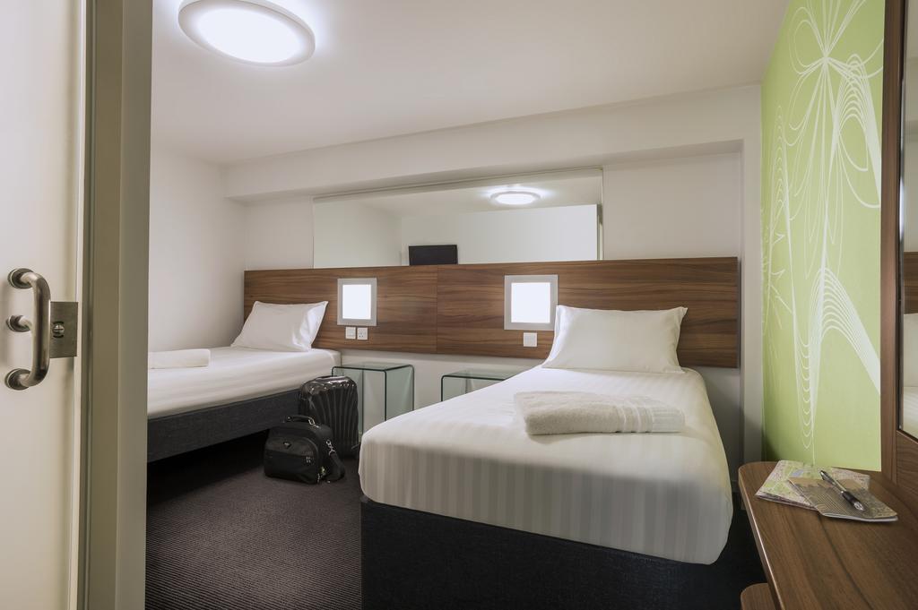 Inner, Twin Beds
