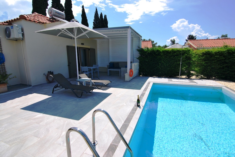 Cypress Garden Villas 20/50