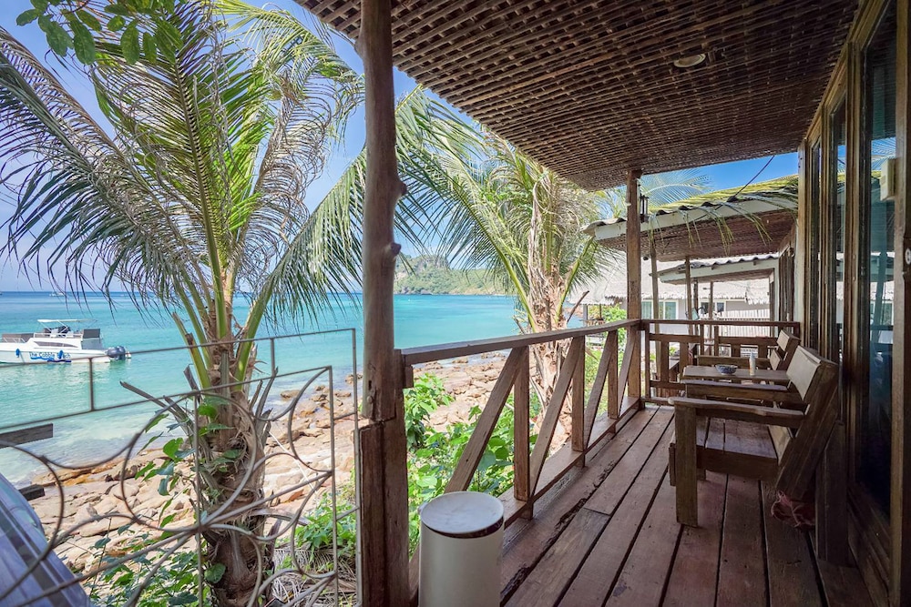 Phi Phi Cozy Seafront Resort 36/67