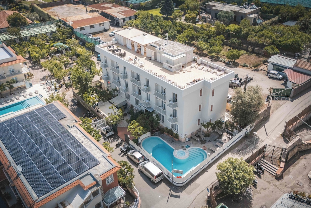 Hotel La Pergola Sorrento 10/68