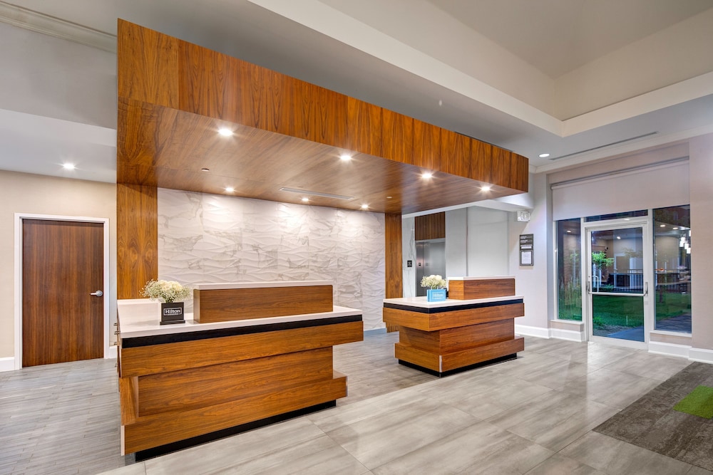 Hilton Garden Inn Toronto/Oakville 8/40