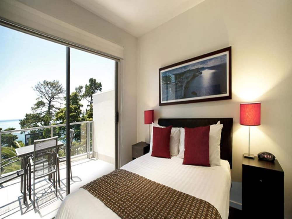 The Waves Serviced Apartments 28/52