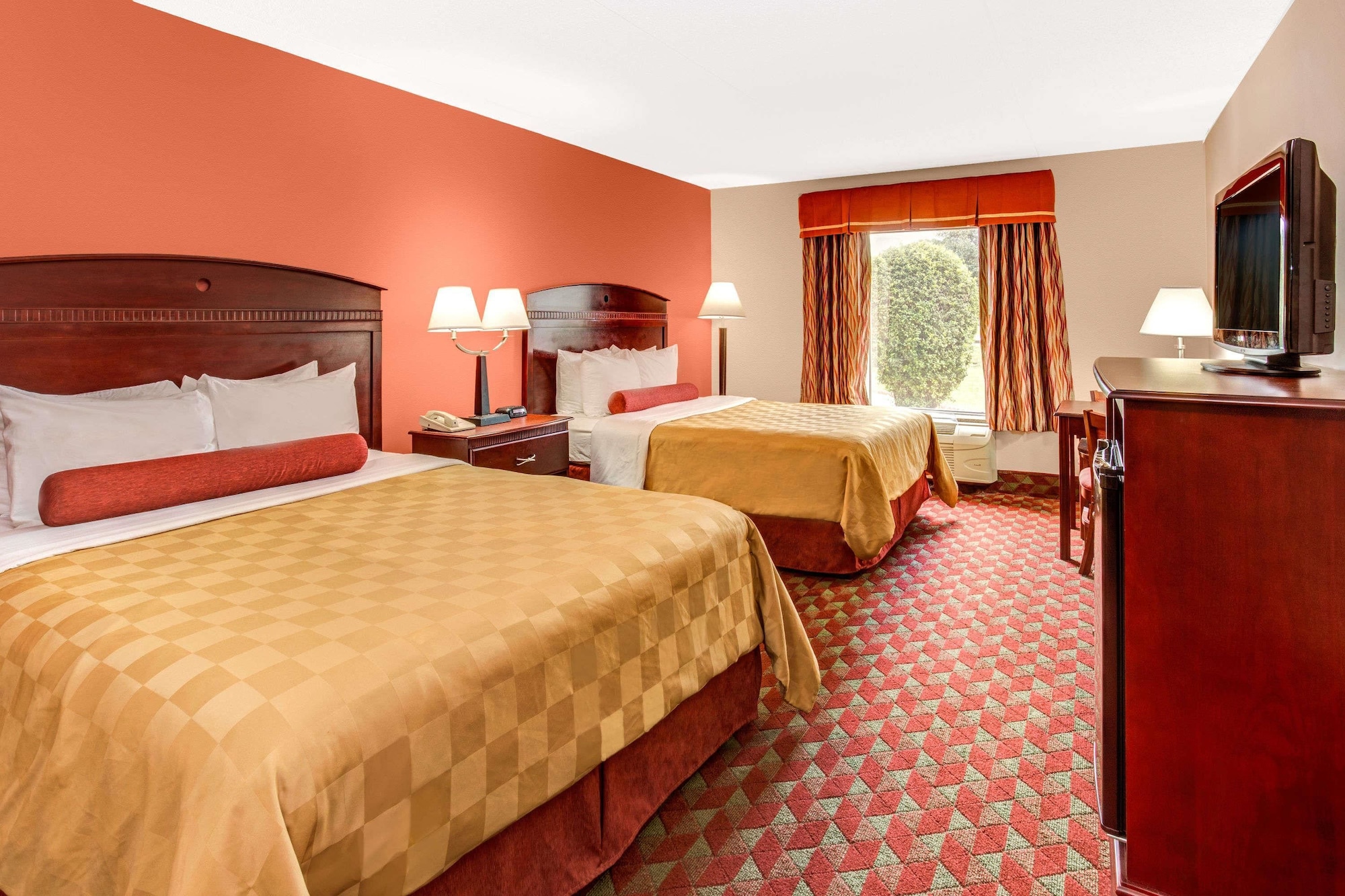 Upgrade, Standard, 2 Queen Beds