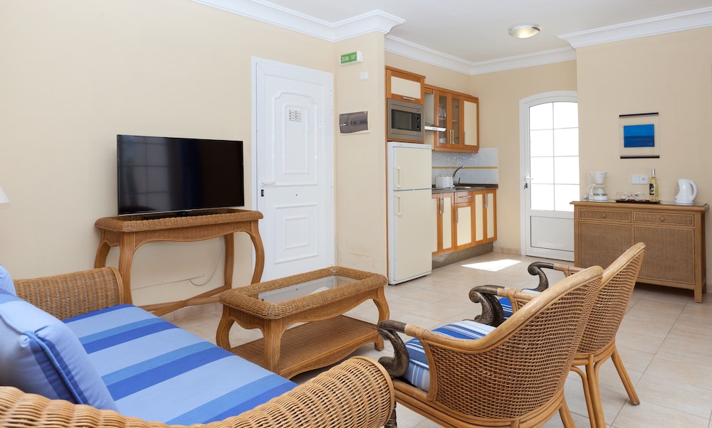 Apartamentos LIVVO Coloradamar 9/24