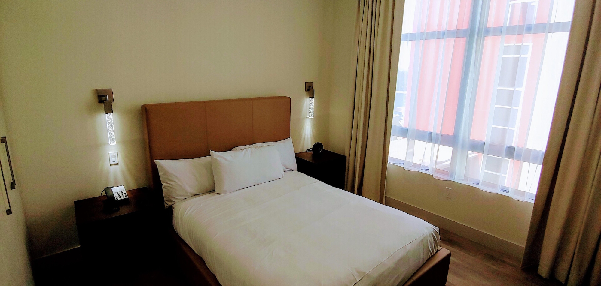 1 BEDROOM, CONDO, DELUXE
