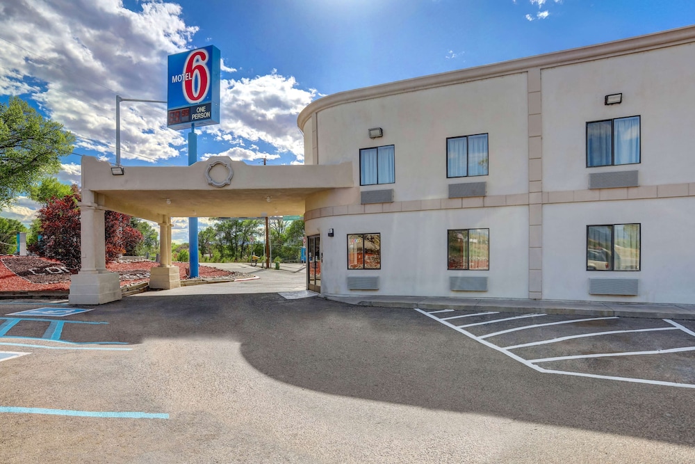 Motel6 Espanola, NM 44/48
