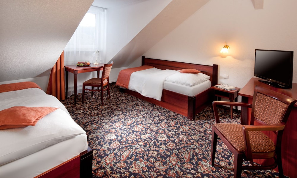 CHATEAU MONTY SPA RESORT 17/69