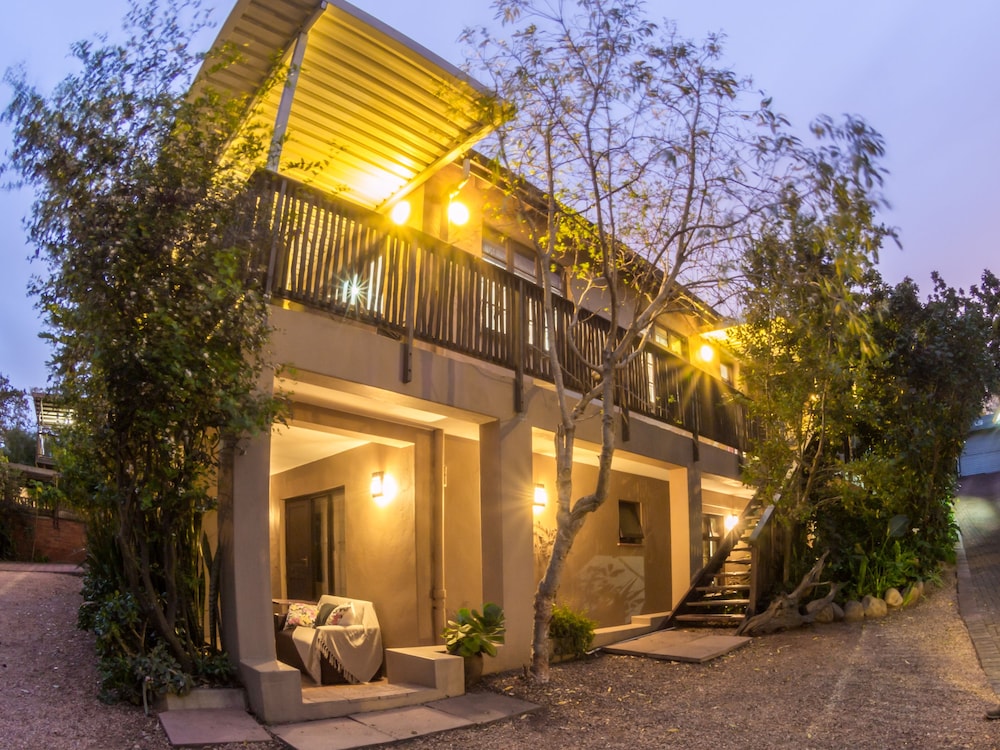 Mackaya Bella Guest House 3/71