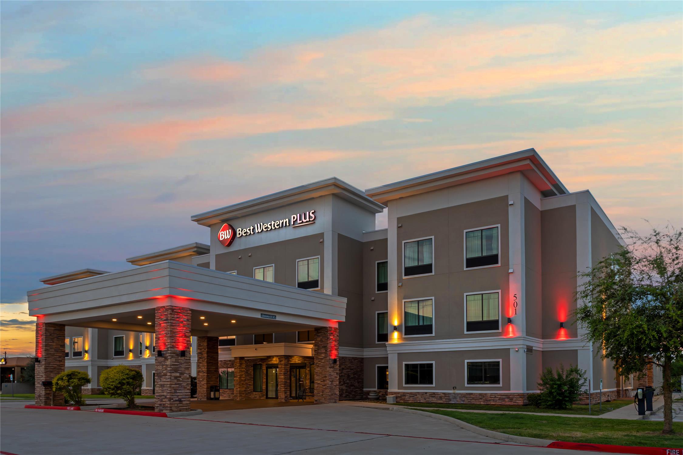 Best Western Plus Bay City Inn & Suites 1/44