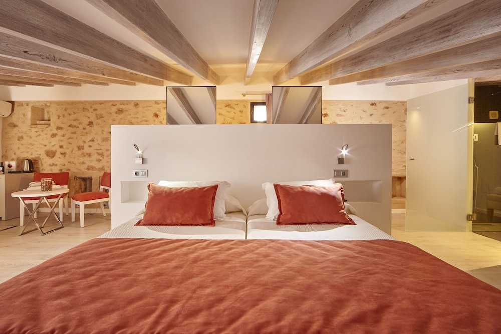 Bennoc Petit Hotel 33/80