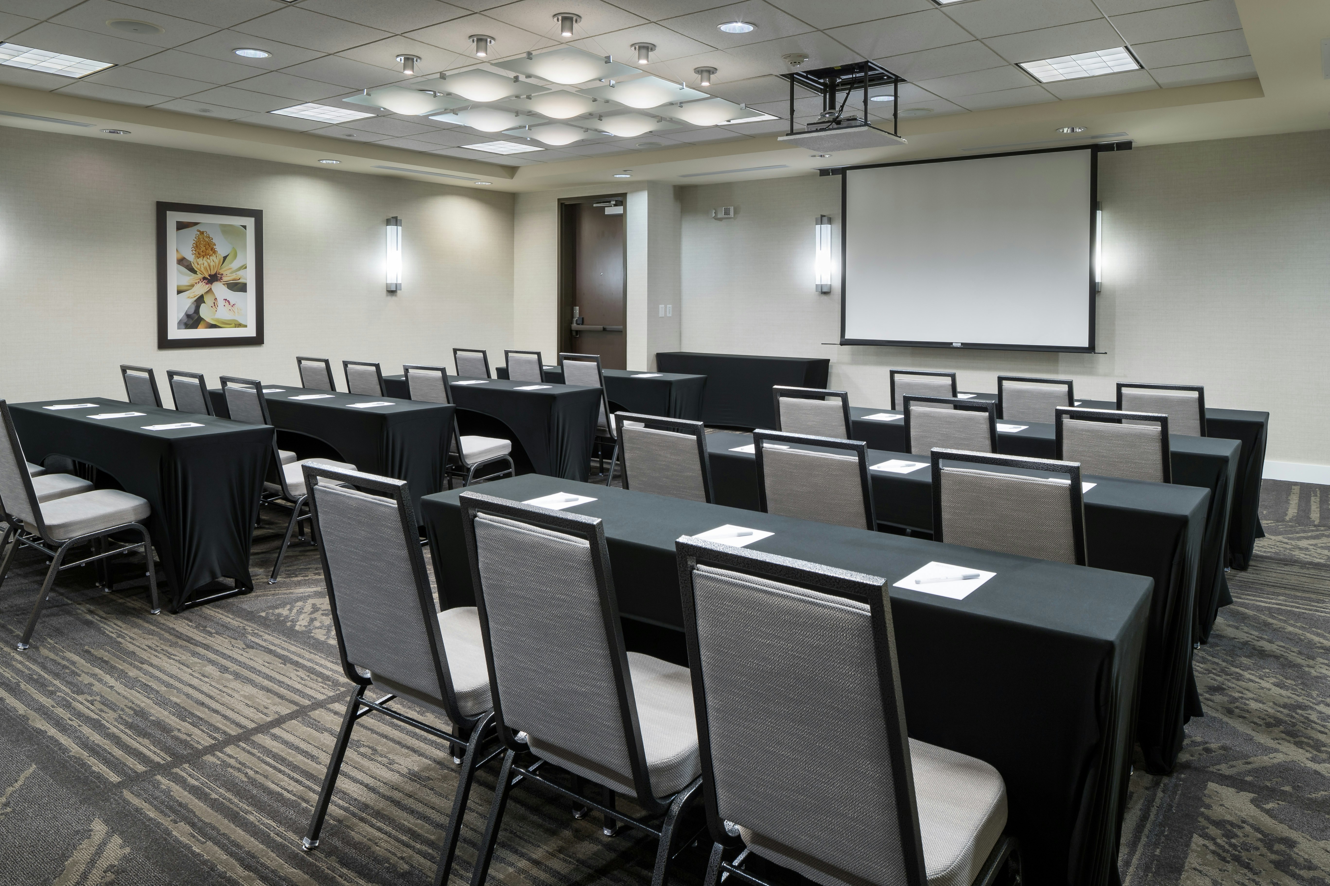 Hilton Garden Inn Dfw North Grapevine 18/24