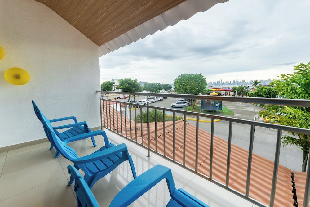 Amador Ocean View Hotel 4/40