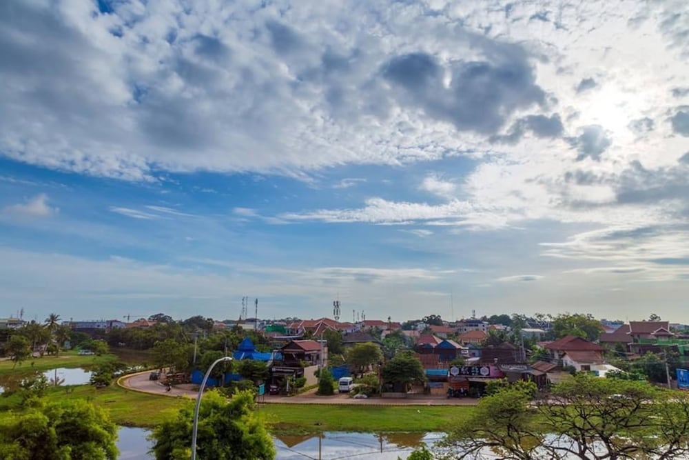 Siem Reap Riverside Hotel 58/67
