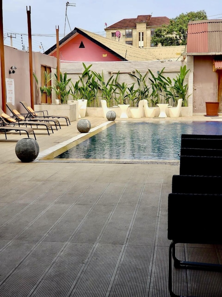 Bella Casa Hotel 46/50