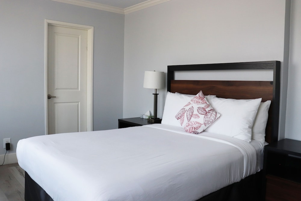 Hometel Suites 29/72