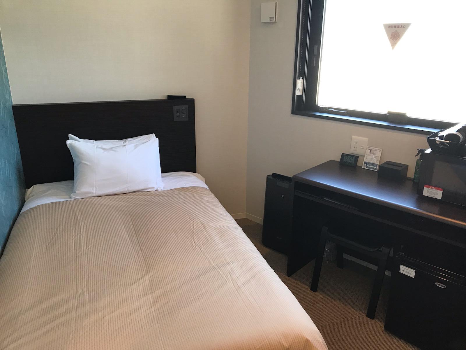 Semi Room, Single, Double Bed, Smoking، Hotel Livemax Ikebukuro Ekimae 2/3
