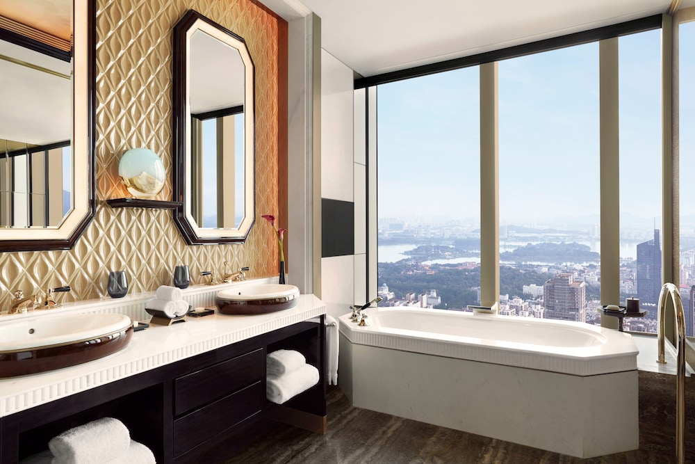 The Ritz-Carlton Nanjing 4/52