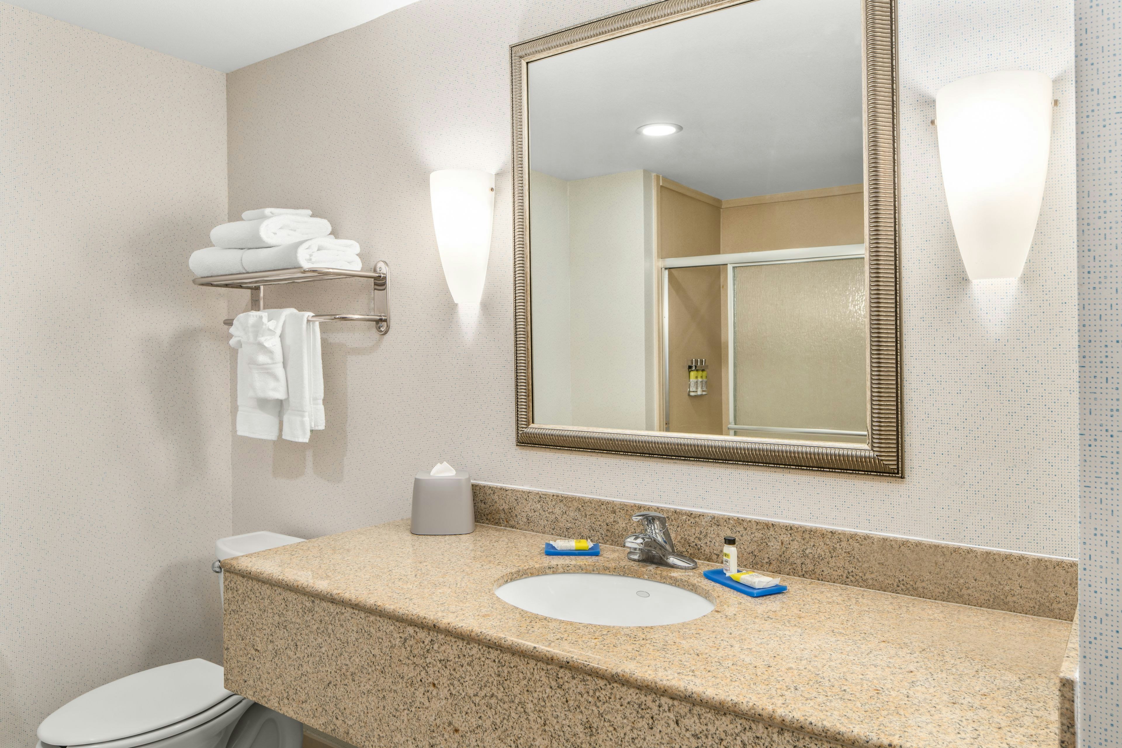 Holiday Inn Express Hotel And Suites Wilmington Newark 69/72