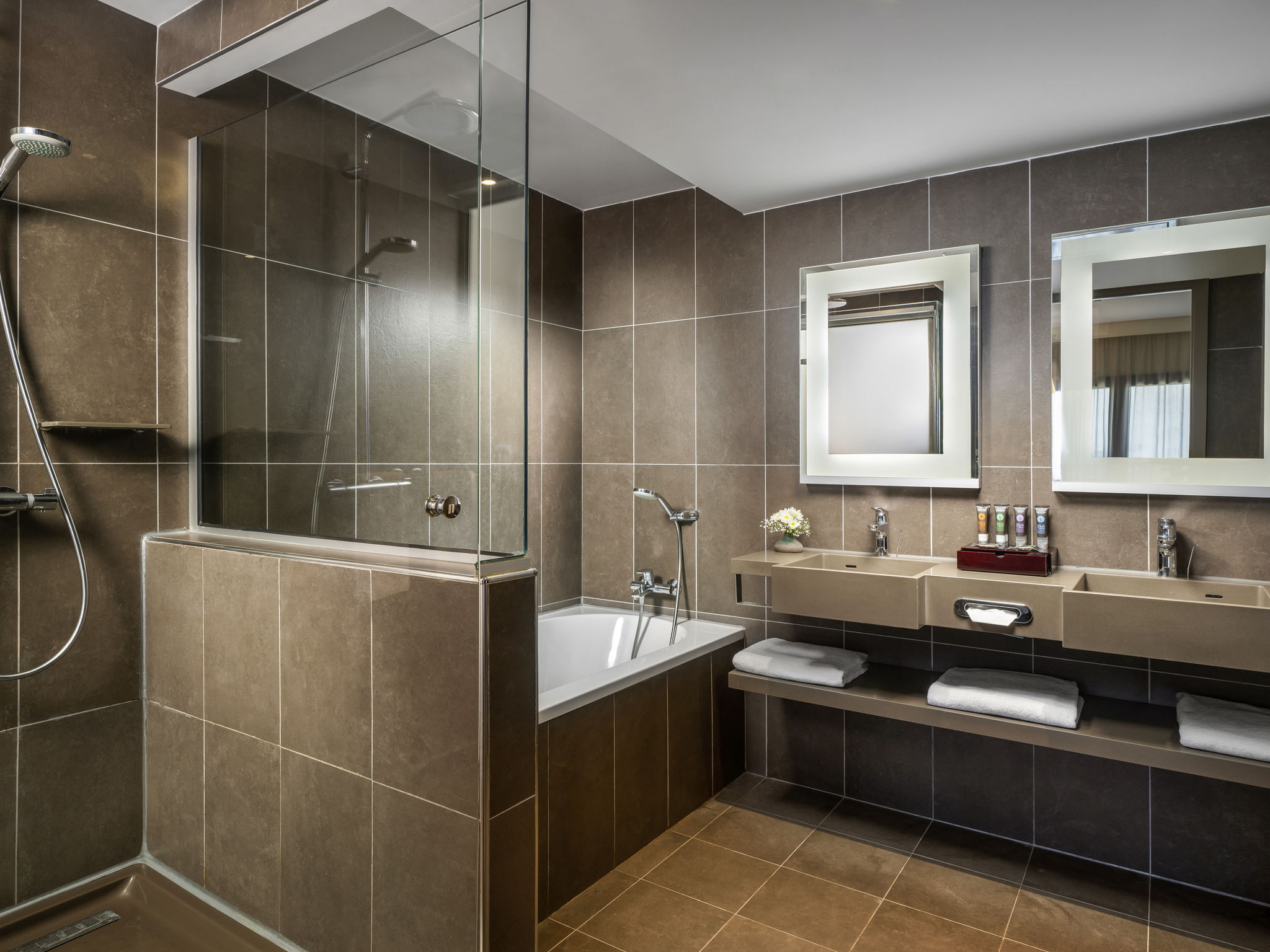 غرفة تنفيذية بسرير مزدوج، Novotel Istanbul Bosphorus Hotel 3/3