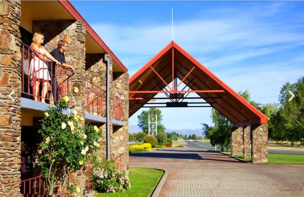 Distinction Mackenzie Country Hotel Twizel 9/57