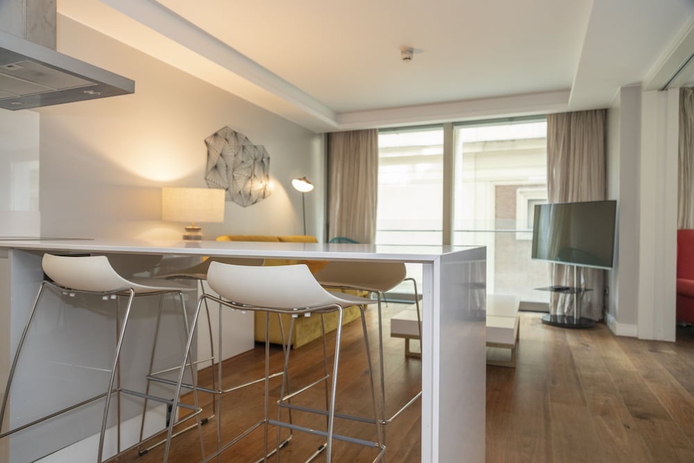 SmartRental Collection Gran Via Centric II 42/57