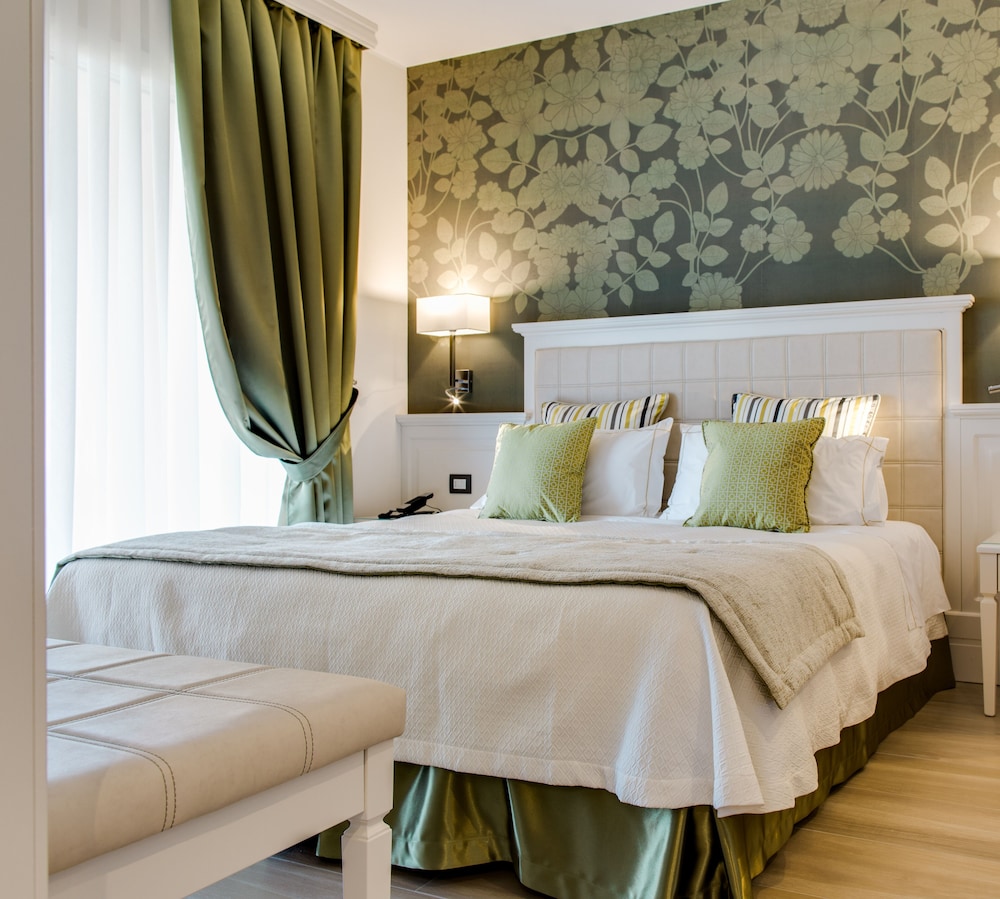 Panorama, Deluxe, Suite, Double Bed, Lake View