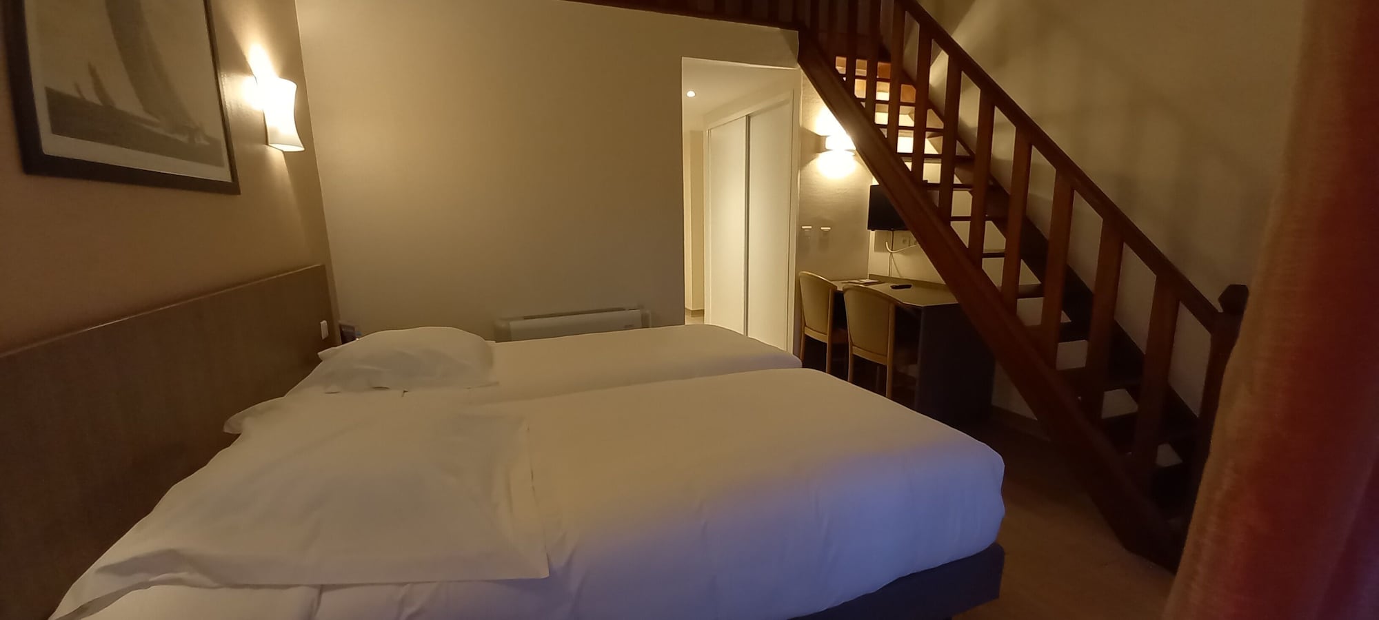 غرفة رباعية بسرير مزدوج وسريرين منفصلين، Hotel Poretta 2/6