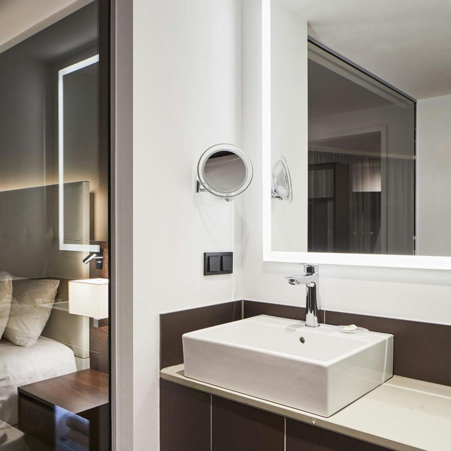 غرفة قياسية بسرير كينج بإطلالة على المتنزه، Courtyard Wolfsburg 9/10