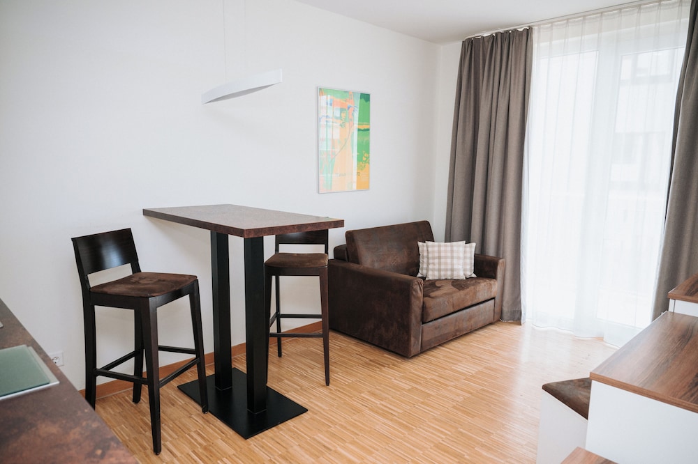 Coffee Fellows Hotel Munchen Freiham 52/82