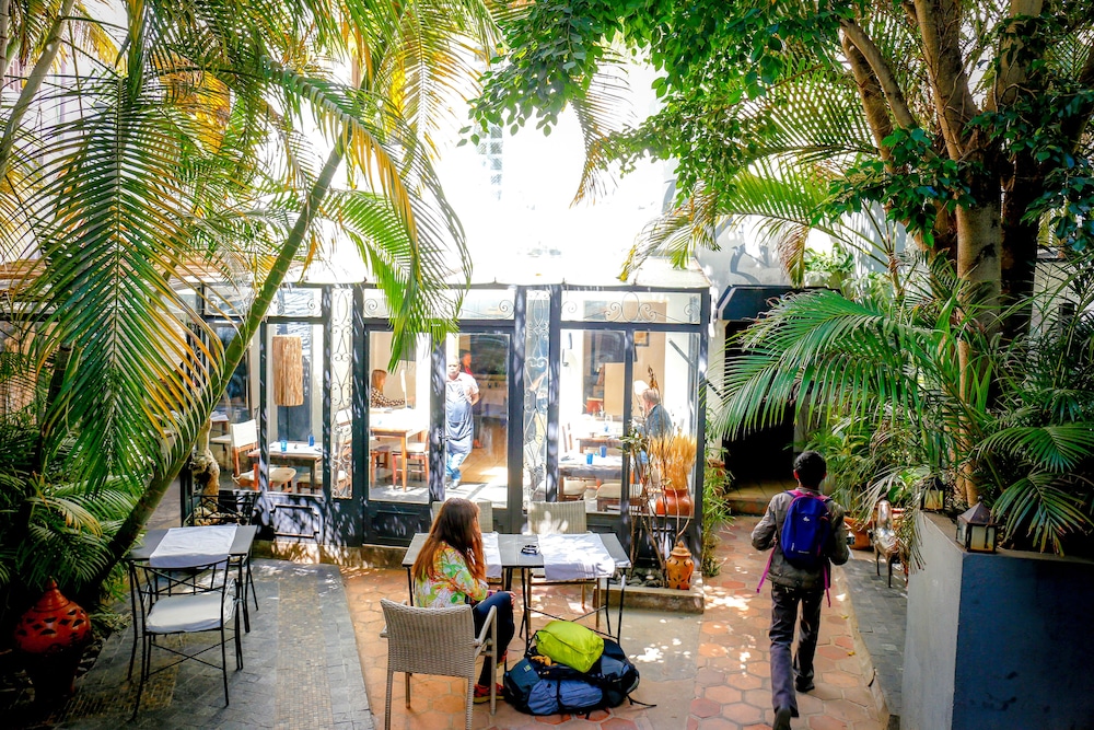 Hotel Restaurant La Ribaudière 37/49
