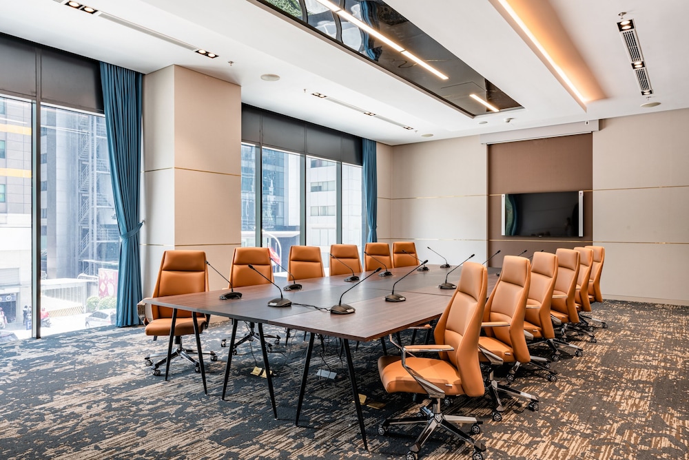 Movenpick Living West Hanoi 108/112