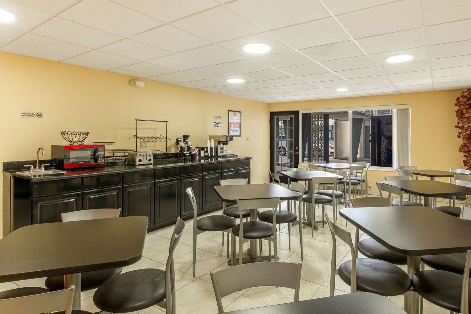 Econo Lodge Fort Knox 30/44
