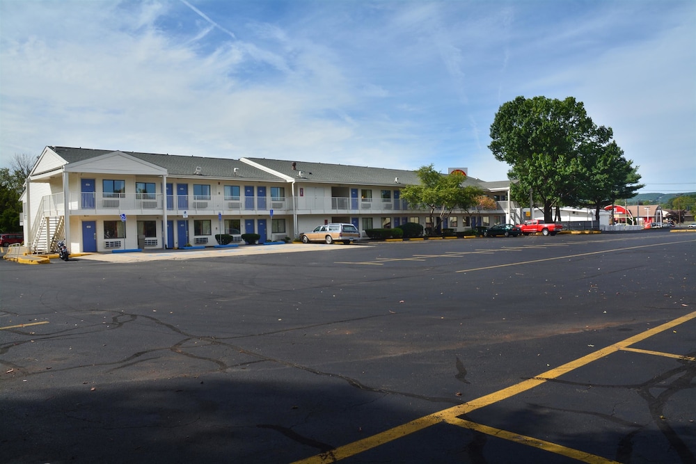 Motel6 Southington, CT - Hartford in SOUTHINGTON - CT