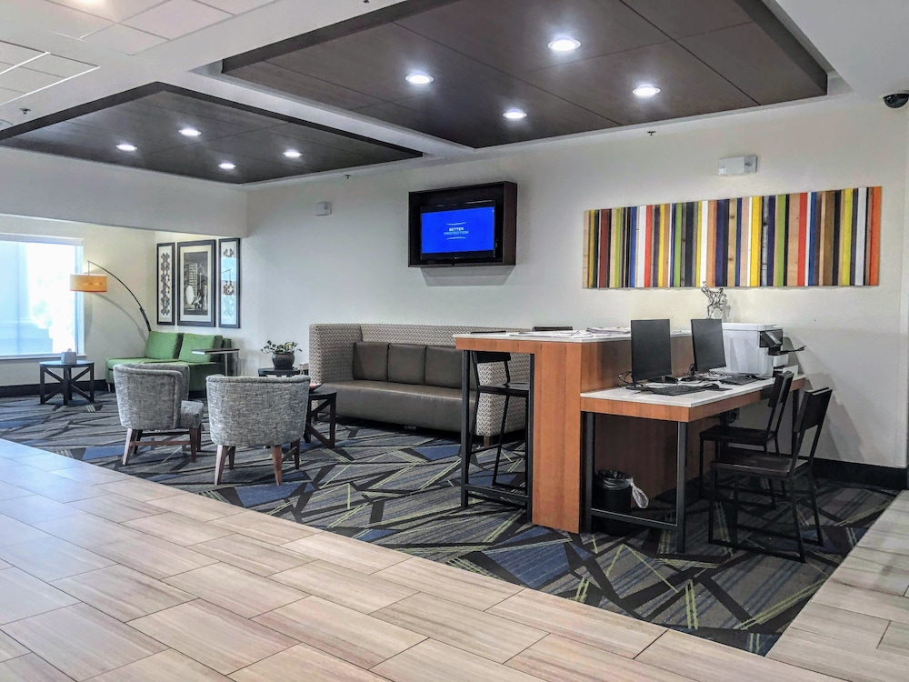 Holiday Inn Express Suites Hearne 49/49