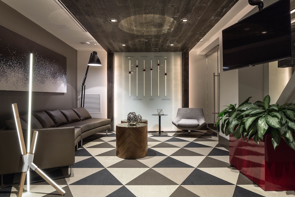 The Windsor Suites 33/44