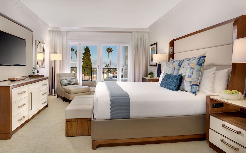 Governor, Executive, Suite, King Bed