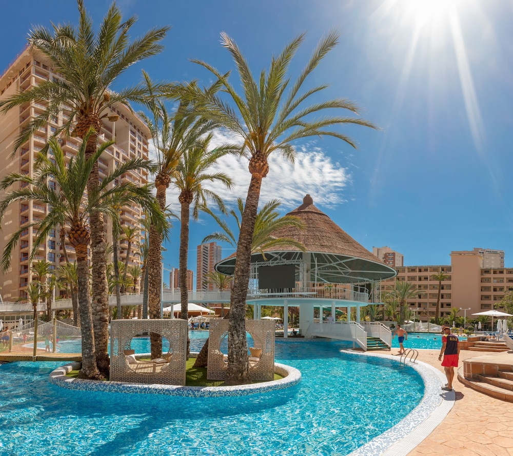 Magic Tropical Splash Water Park Spa and Caribbean Resort 29/34